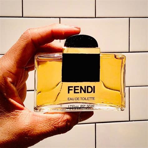 what perfume smells like Fendi